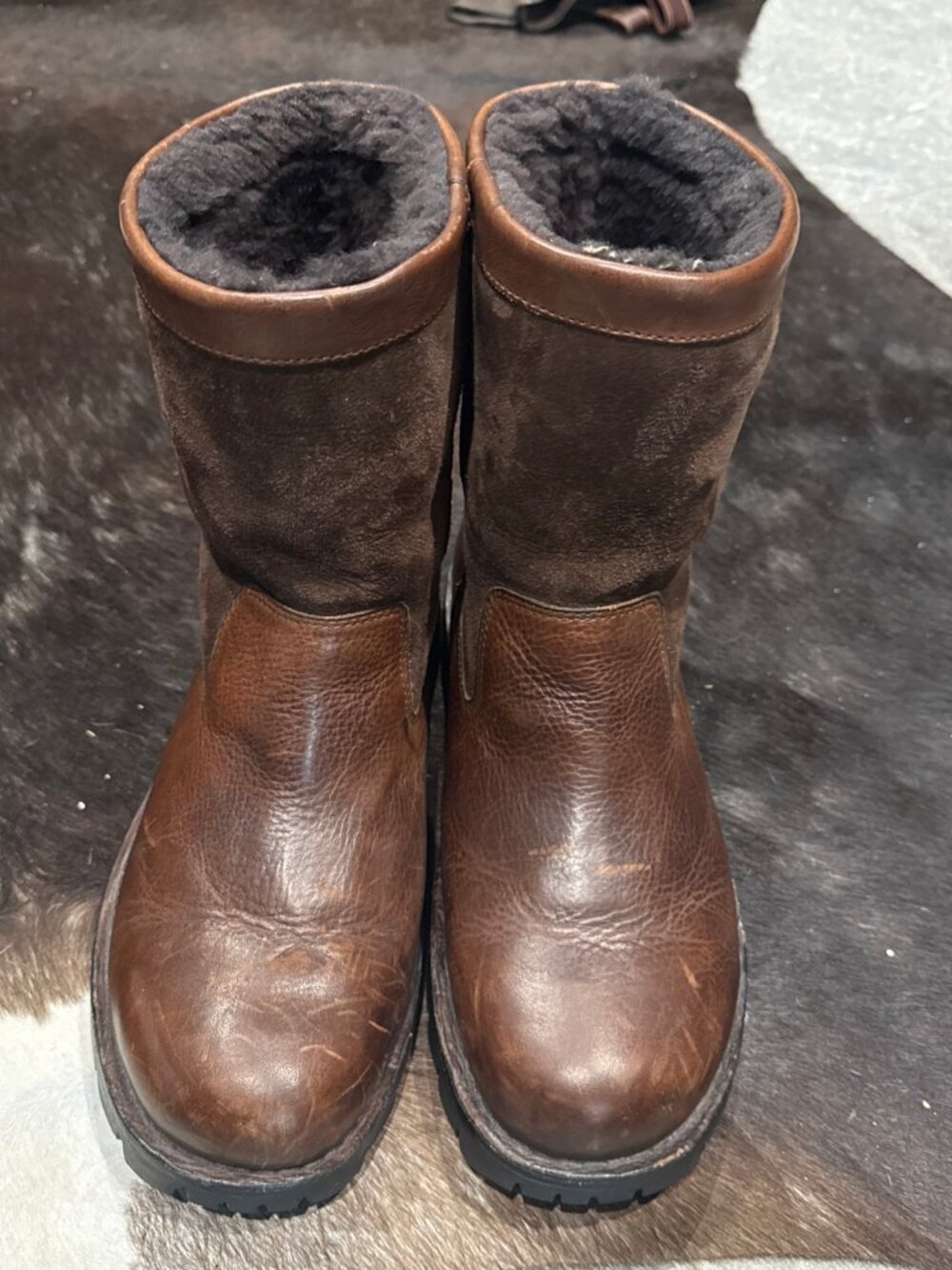 Sz 10 - UGG Beacon Men’s Brown Leather Sheepskin Shearling Boot 5485 RARE